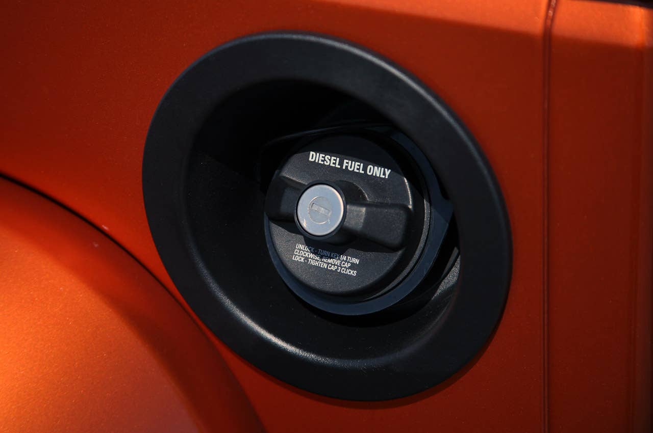 2011 Jeep Wrangler Unlimited 2.8 CRD fuel cap