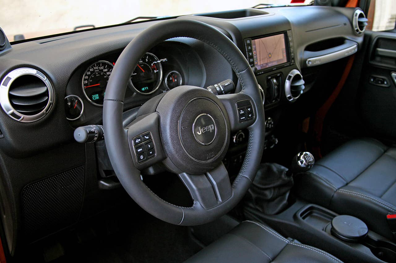2011 Jeep Wrangler Unlimited 2.8 CRD interior