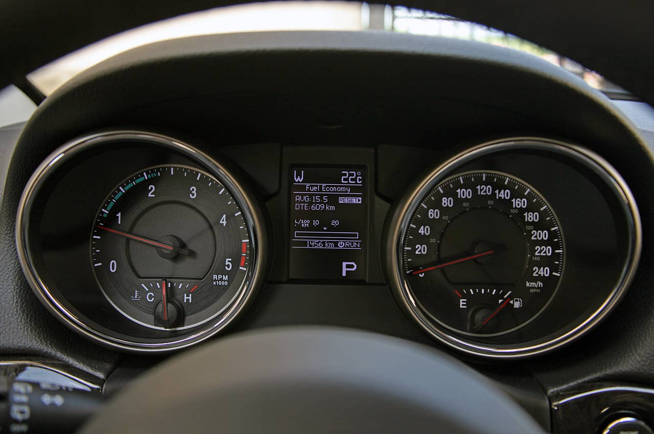 2011 Jeep Grand Cherokee 3.0 CRD gauges