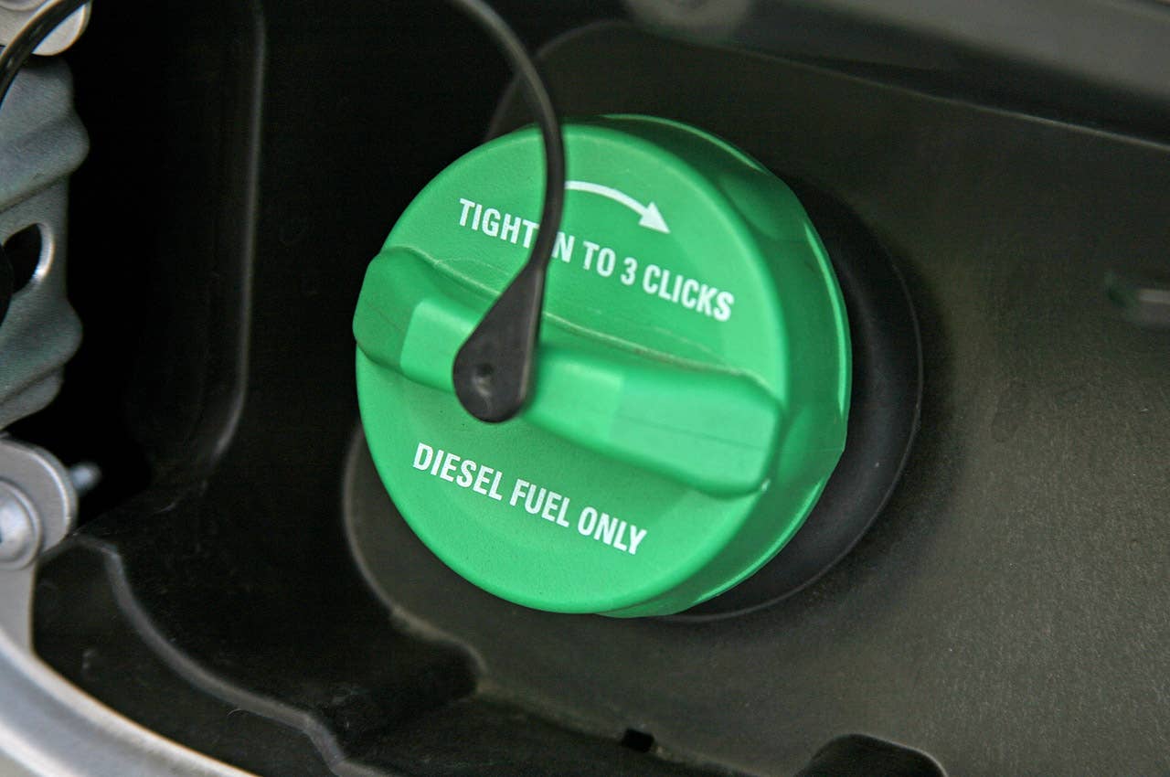 2011 Jeep Grand Cherokee 3.0 CRD fuel cap