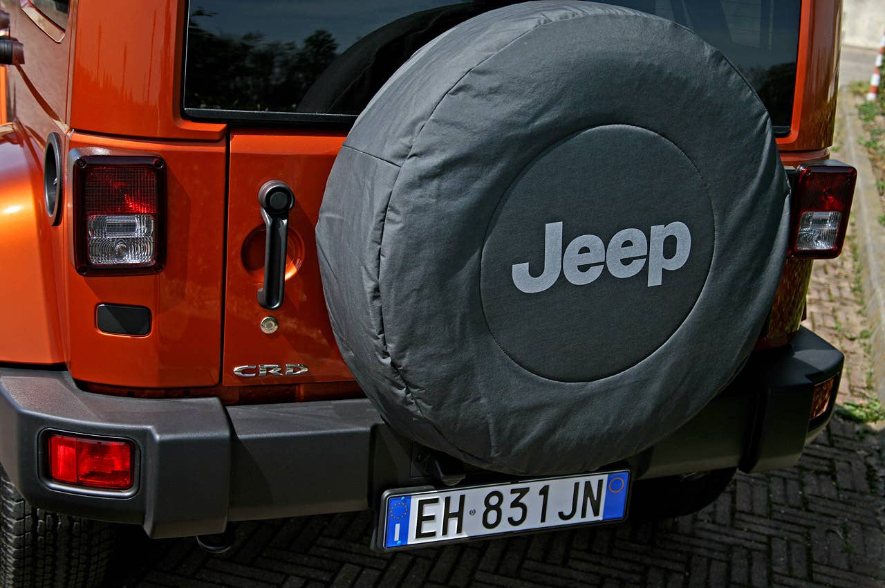 2011 Jeep Wrangler Unlimited 2.8 CRD rear detail