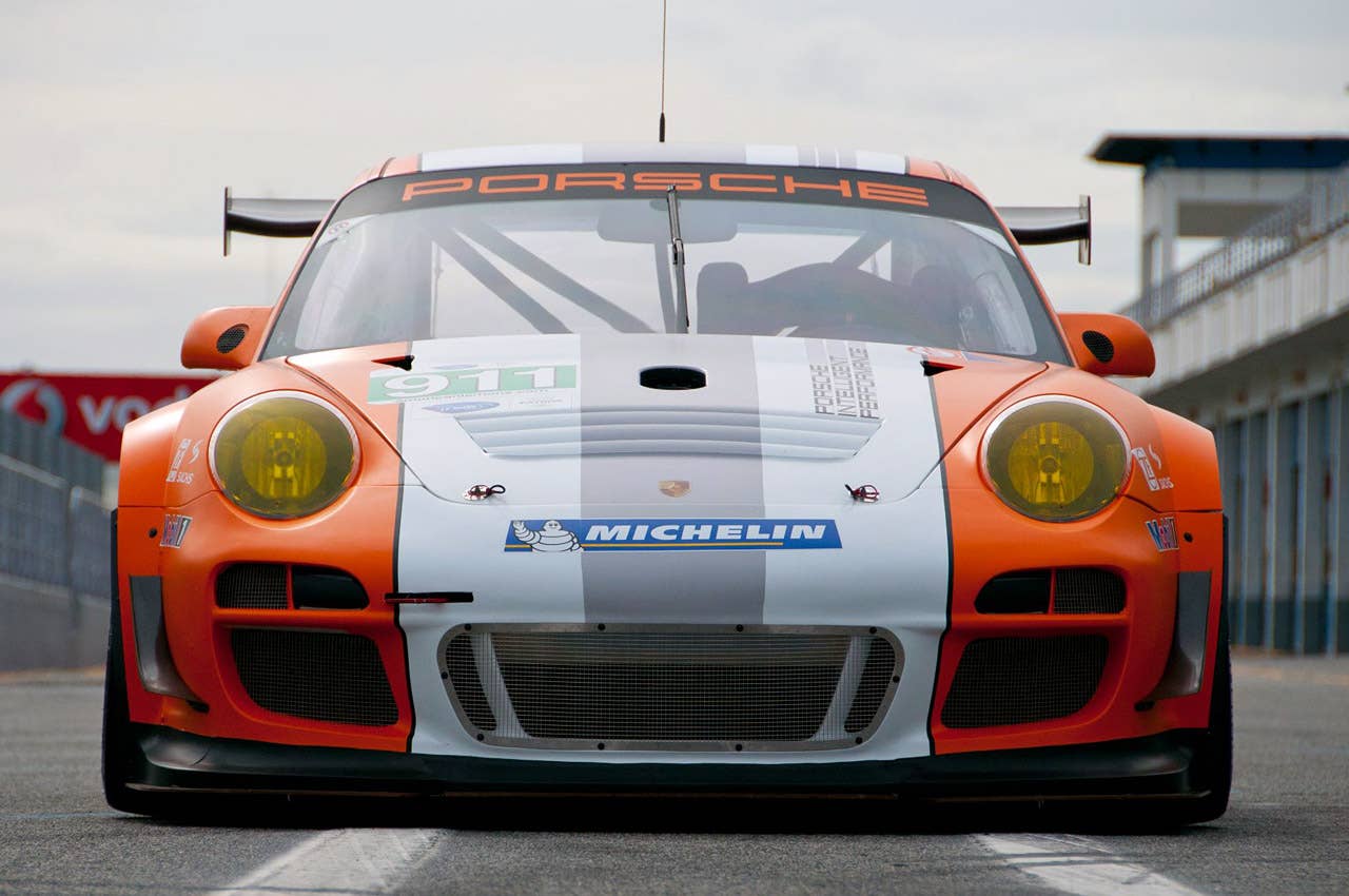 Porsche 911 GT3 R Hybrid 2.0 front view