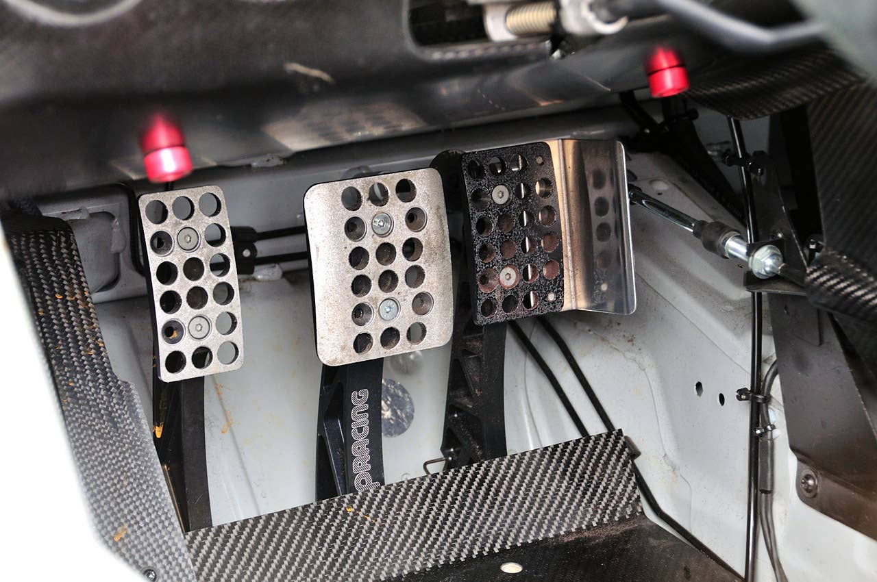 Porsche 911 GT3 R Hybrid 2.0 pedals