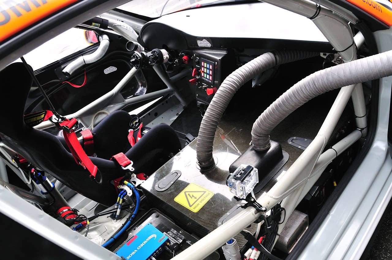 Porsche 911 GT3 R Hybrid 2.0 interior