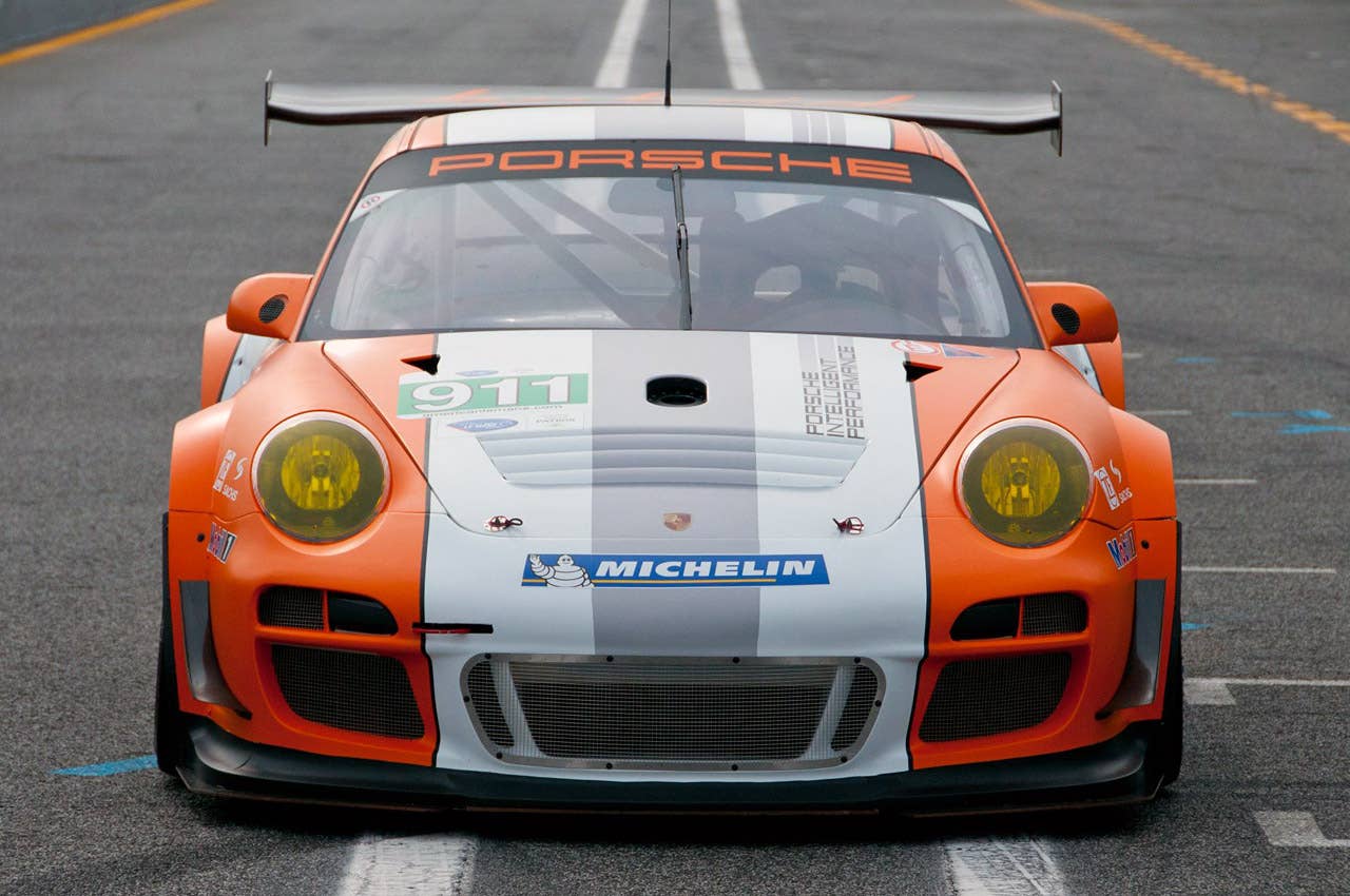 Porsche 911 GT3 R Hybrid 2.0 front view