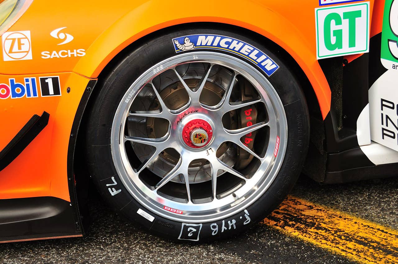 Porsche 911 GT3 R Hybrid 2.0 wheel
