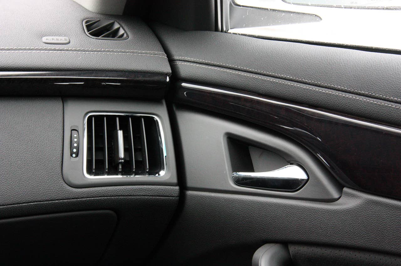 2011 Cadillac CTS-V Sport Wagon dash trim