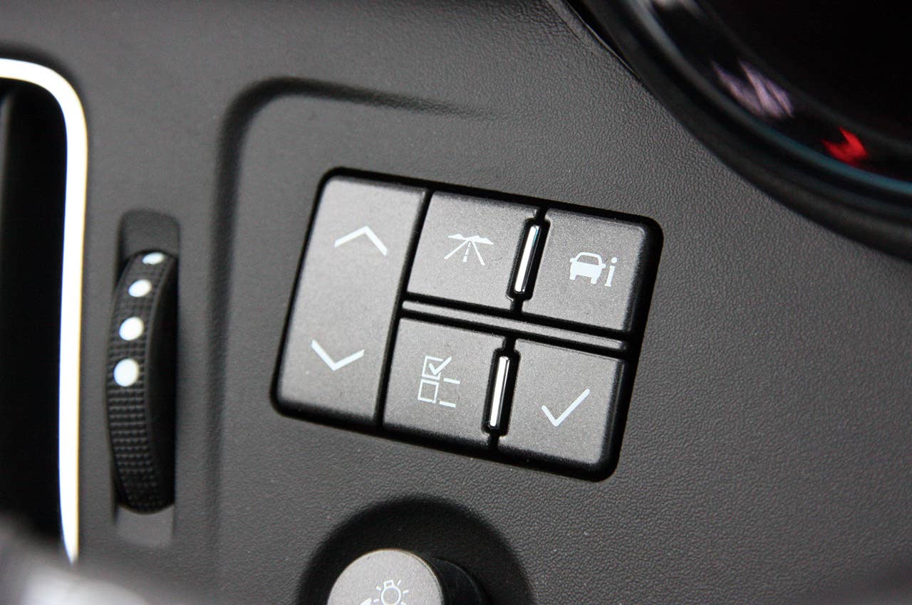 2011 Cadillac CTS-V Sport Wagon dash controls