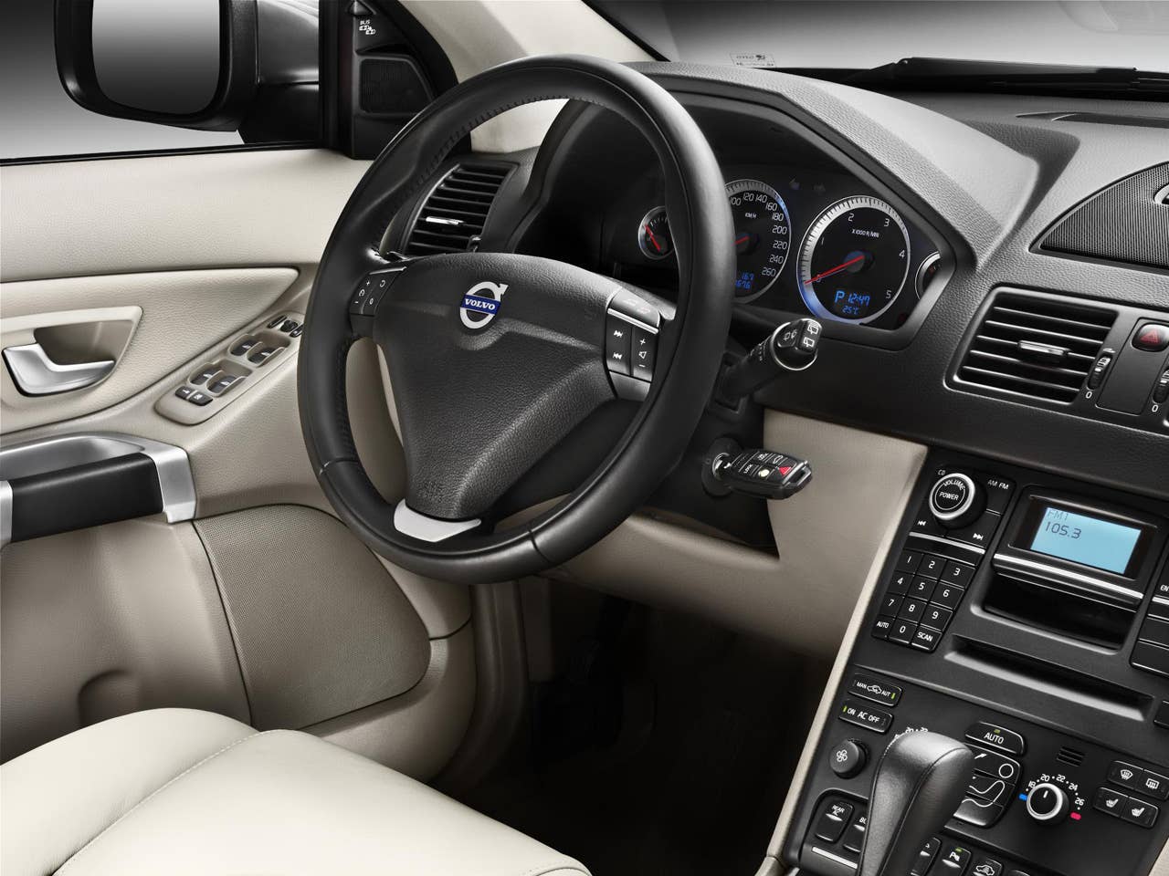 2012 Volvo XC90 interior