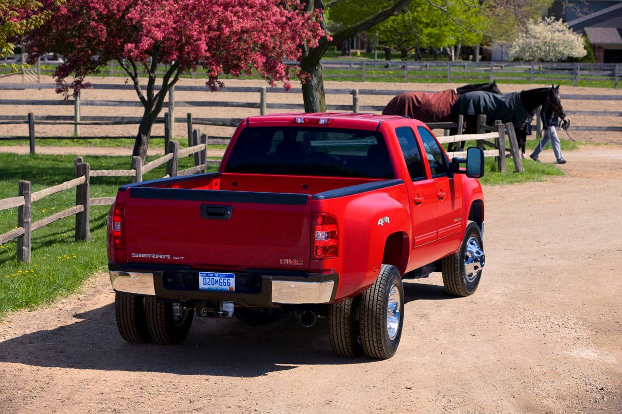 2011 GMC Sierra 3500 HD SLT. X11GM_SH038 (06/07/2010)  (United States)