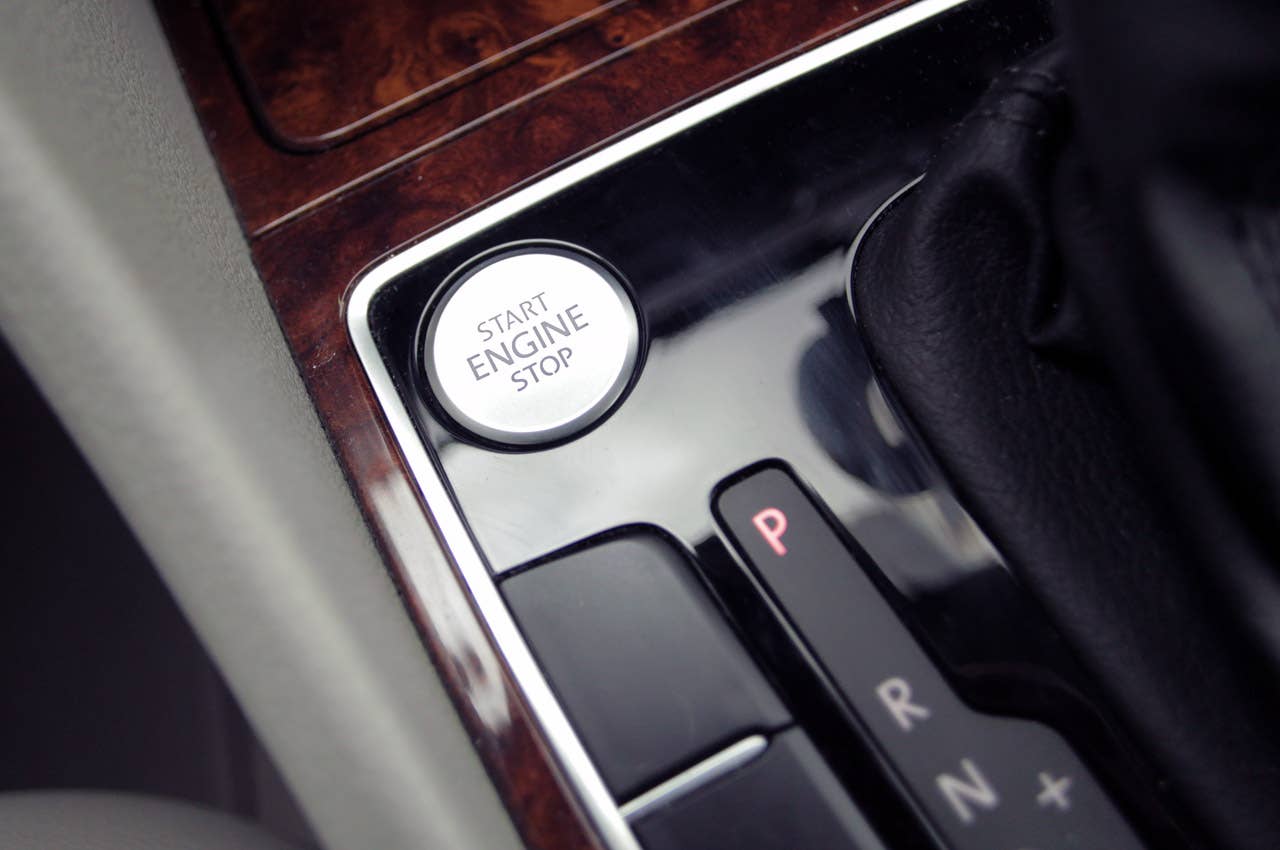 2012 Volkswagen Passat start button