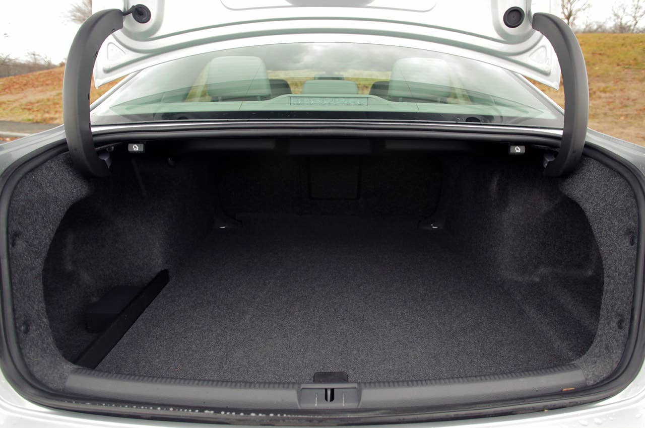 2012 Volkswagen Passat trunk
