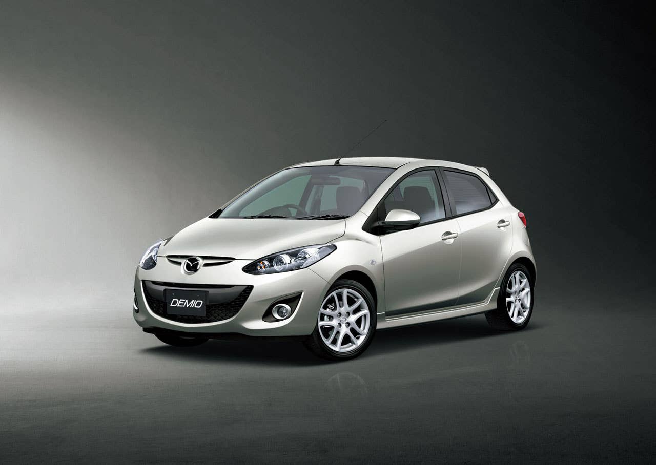 Mazda Demio front 3/4