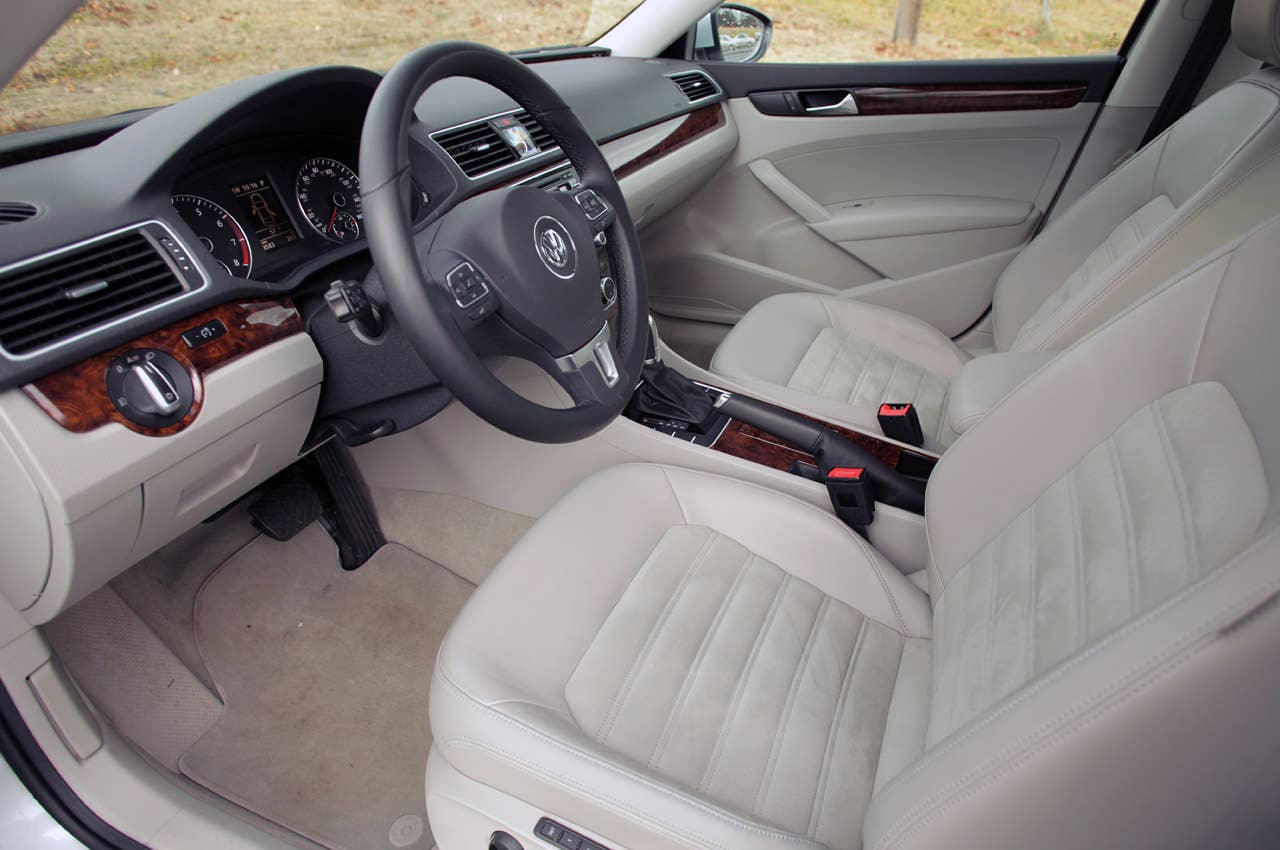 2012 Volkswagen Passat interior