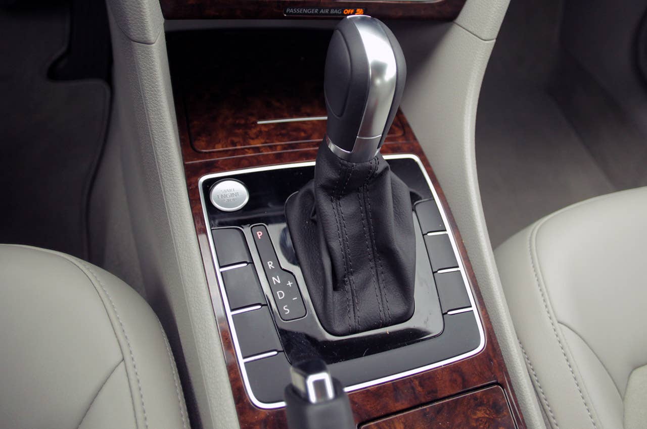 2012 Volkswagen Passat shifter