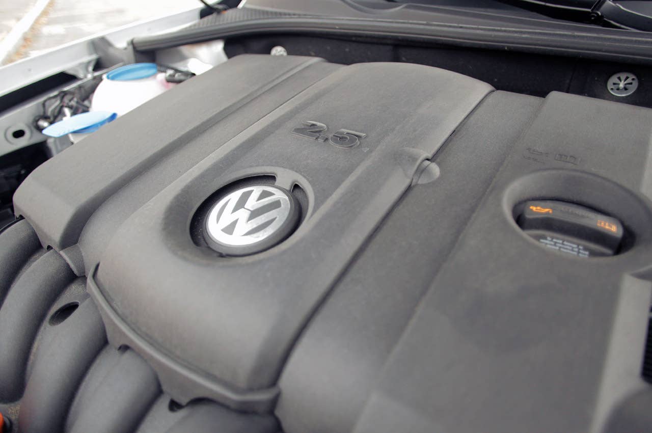 2012 Volkswagen Passat engine