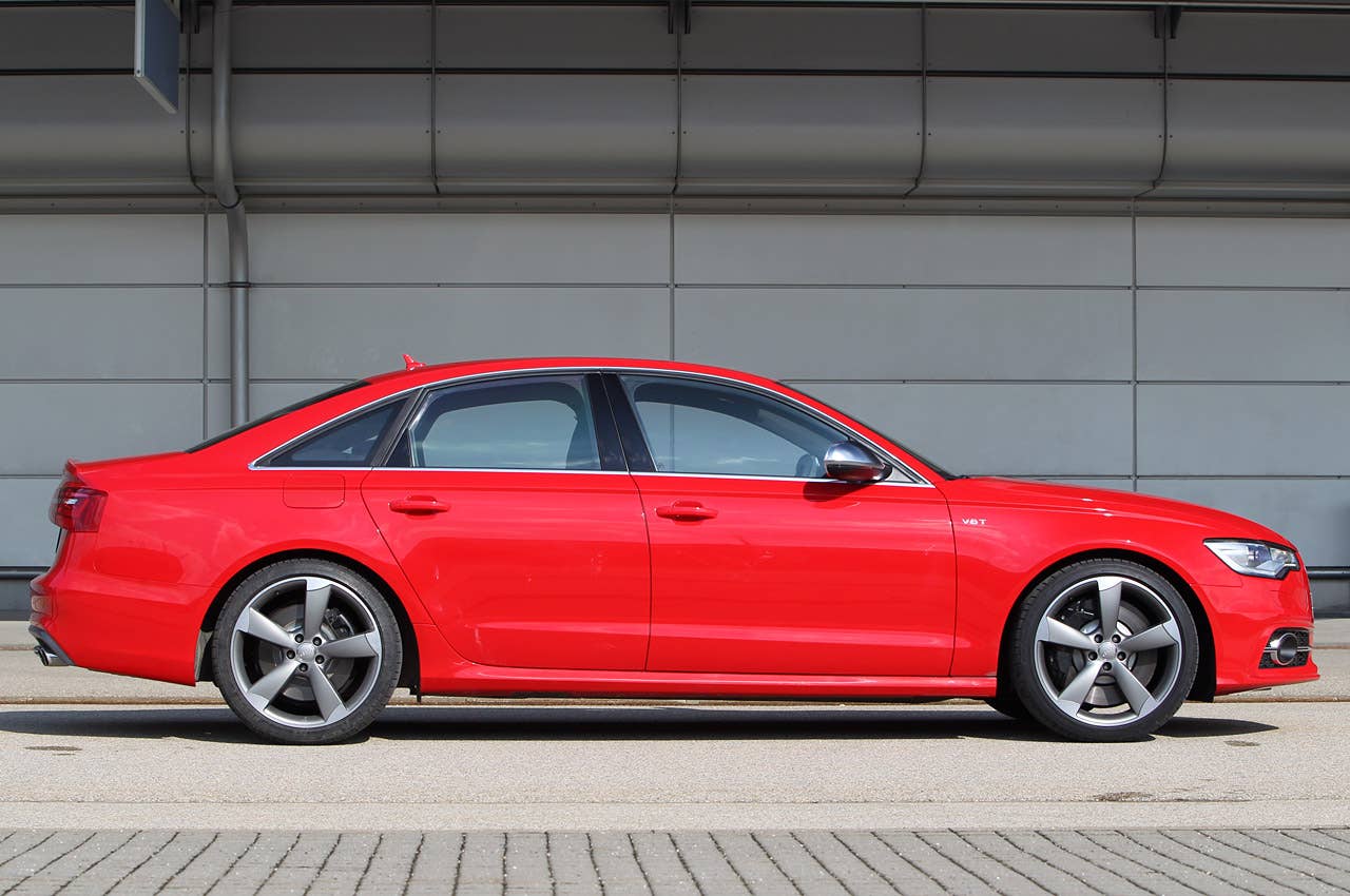 2013 Audi S6 side view