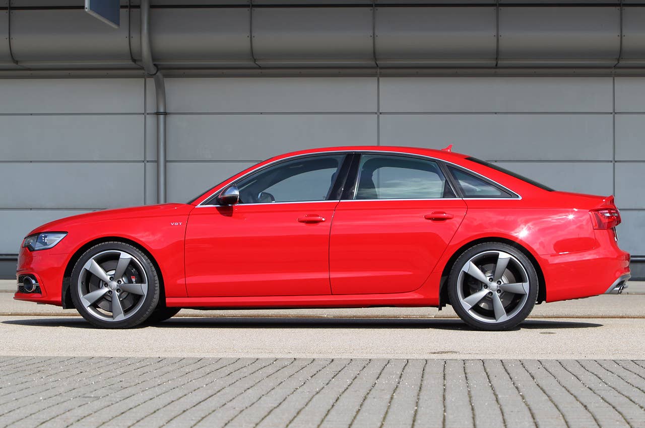 2013 Audi S6 side view