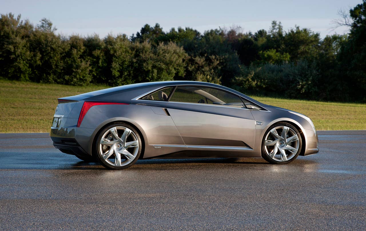 Cadillac's dramatic luxury coupe with extended-range electric vehicle technology. (08/17/2011)