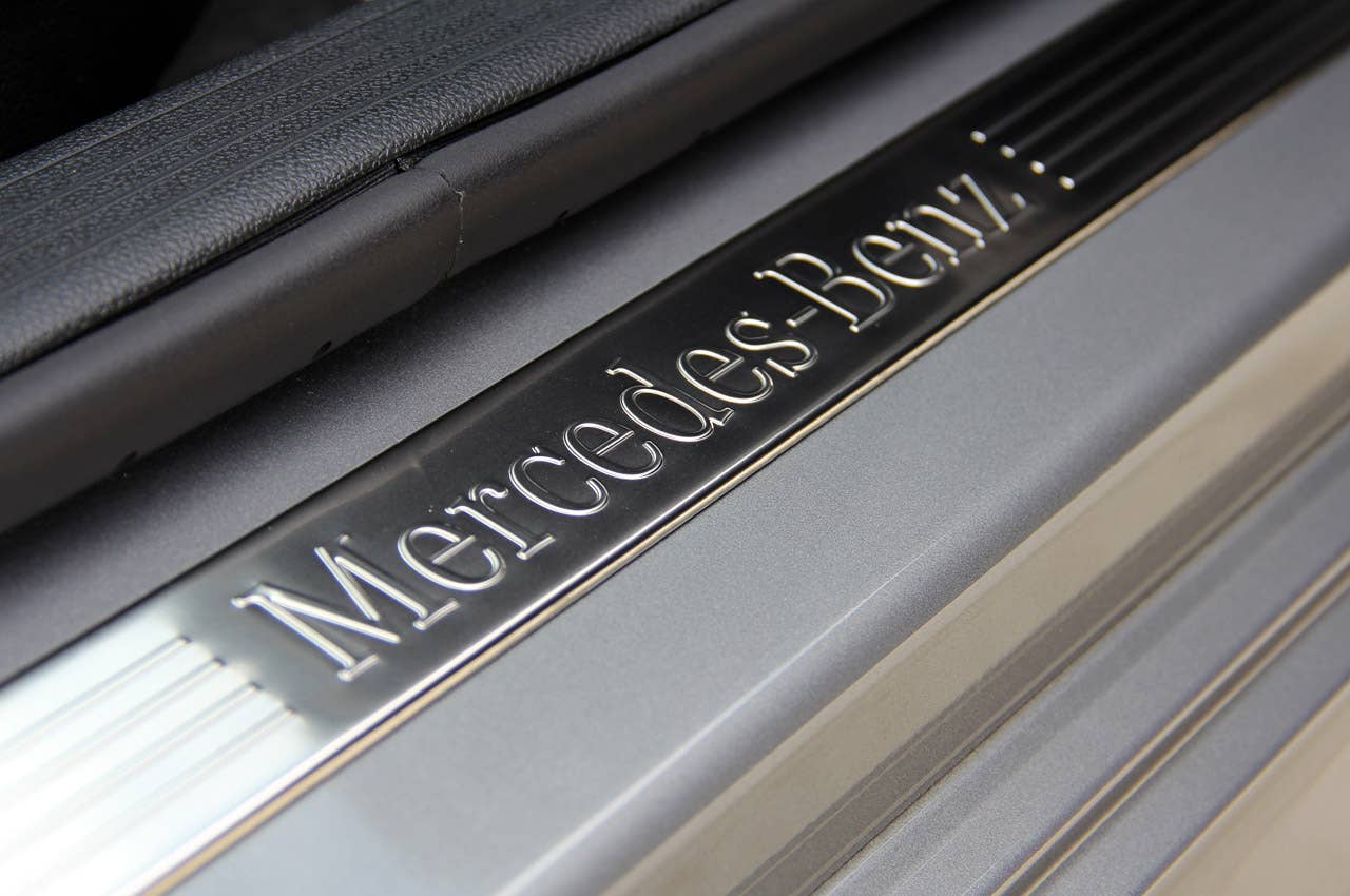 2012 Mercedes C-Class Coupe sill plate