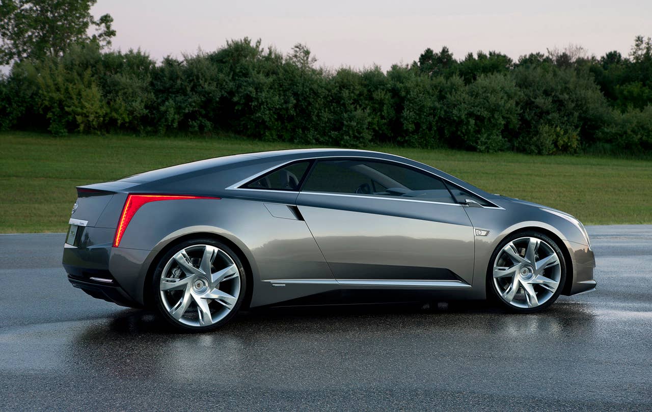Cadillac's dramatic luxury coupe with extended-range electric vehicle technology. (08/17/2011)