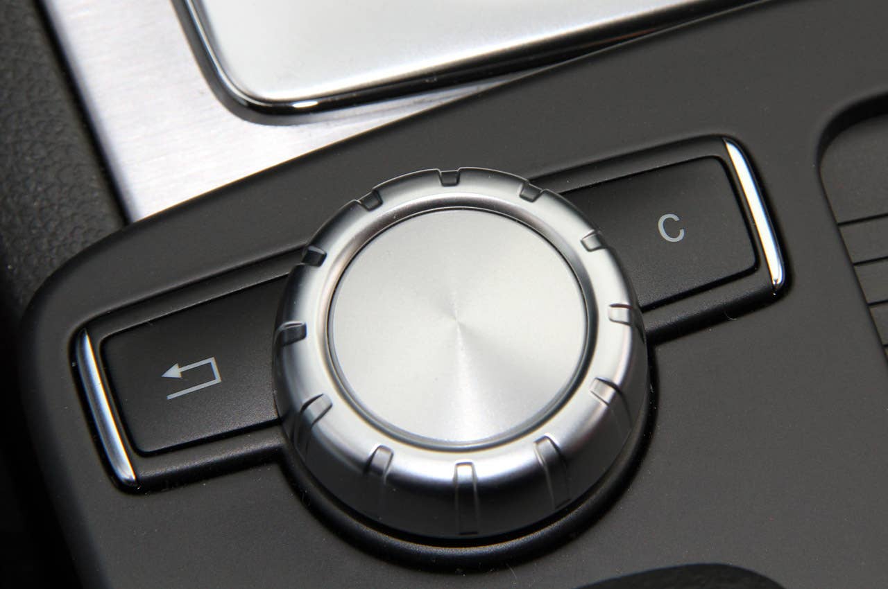 2012 Mercedes C-Class Coupe multimedia system control knob