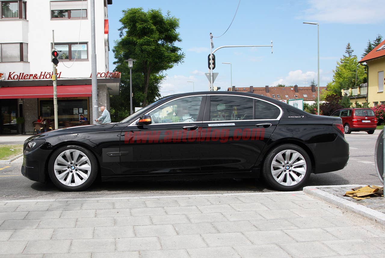 Spy Shots: BMW 7 Series