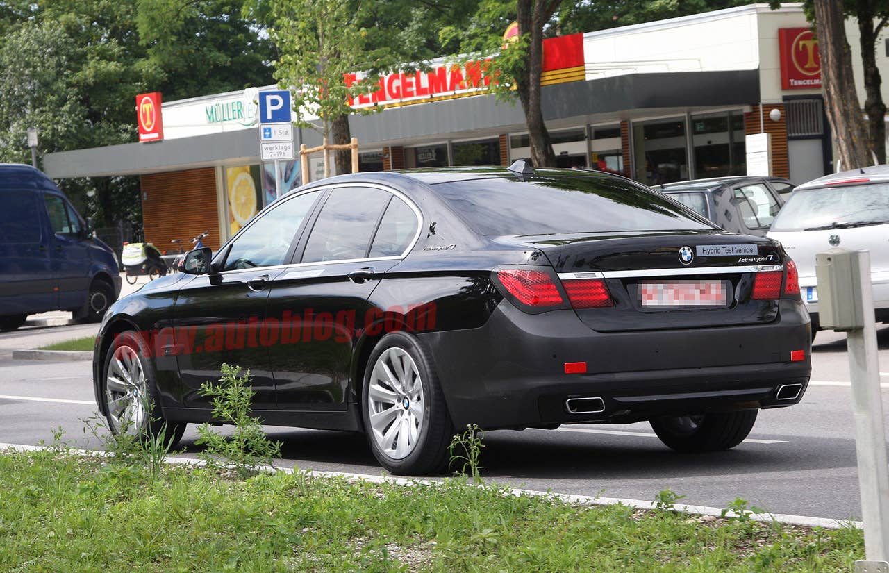Spy Shots: BMW 7 Series