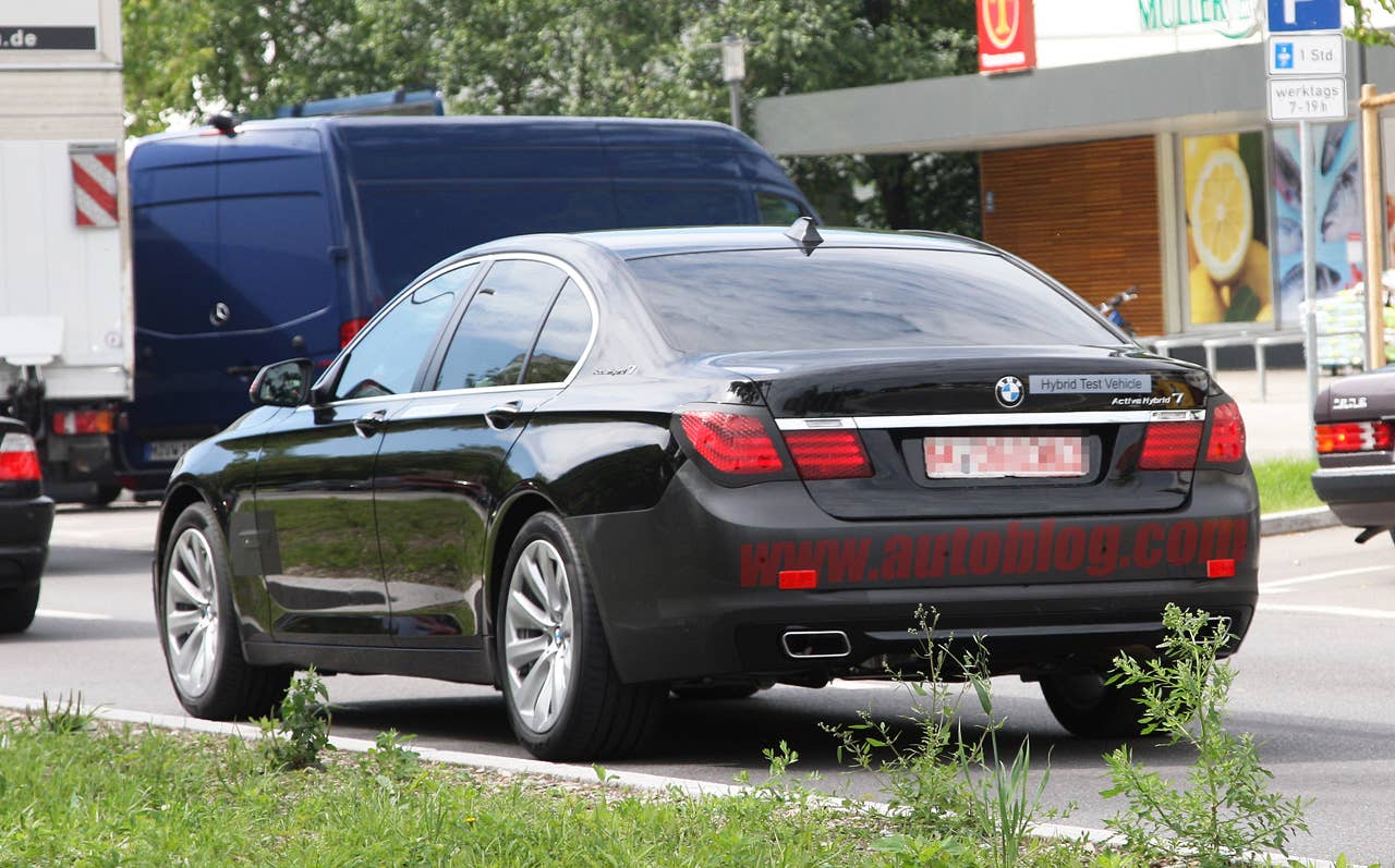 Spy Shots: BMW 7 Series