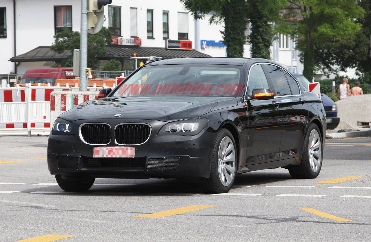 Spy Shots: BMW 7 Series