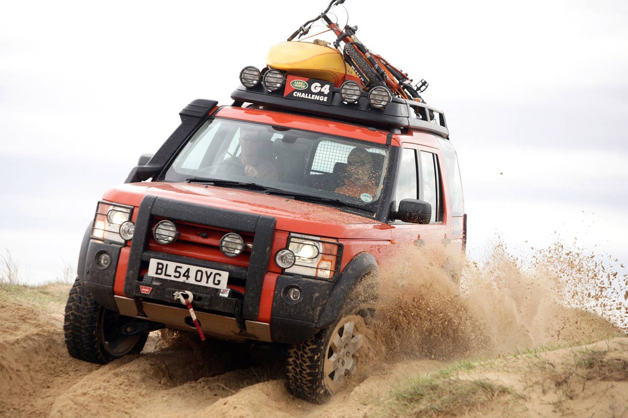 Land Rover Discovery G4 Challenge