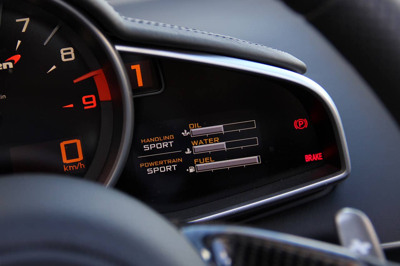 2013 McLaren MP4-12C Spider information display