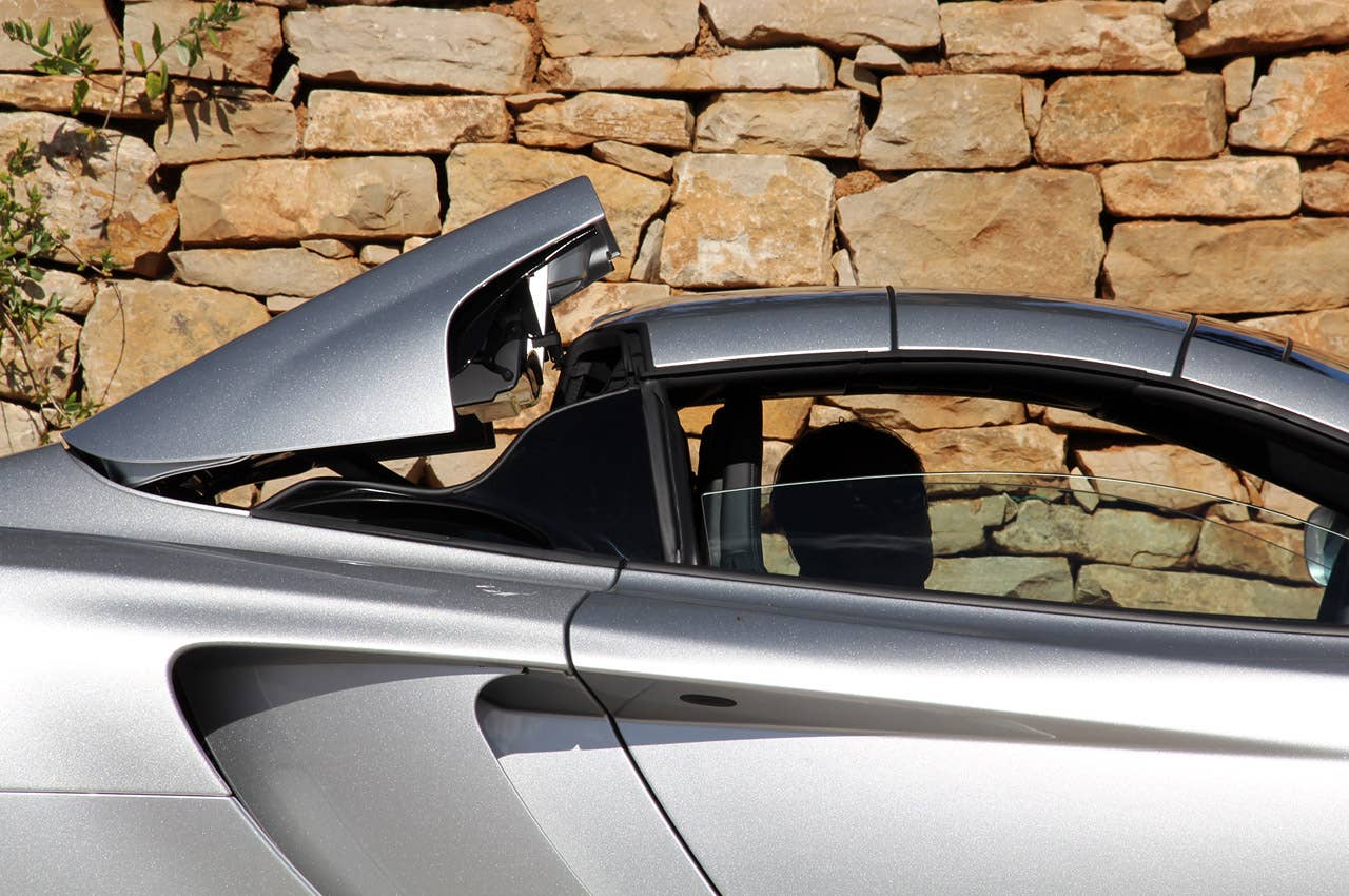 2013 McLaren MP4-12C Spider roof