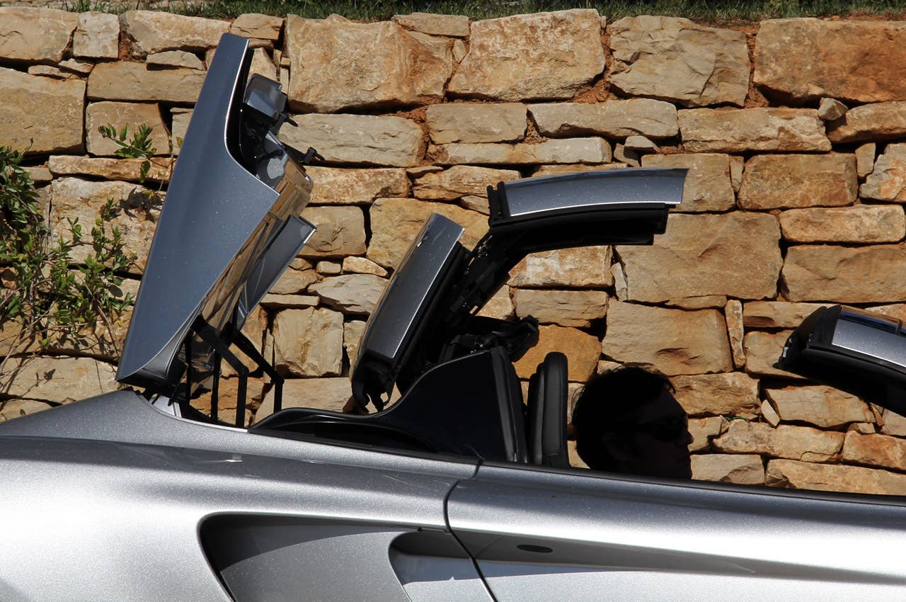 2013 McLaren MP4-12C Spider roof