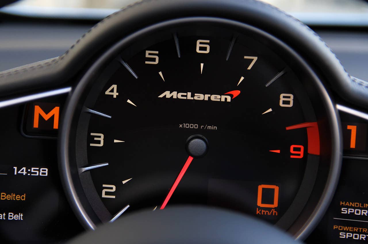 2013 McLaren MP4-12C Spider tachometer