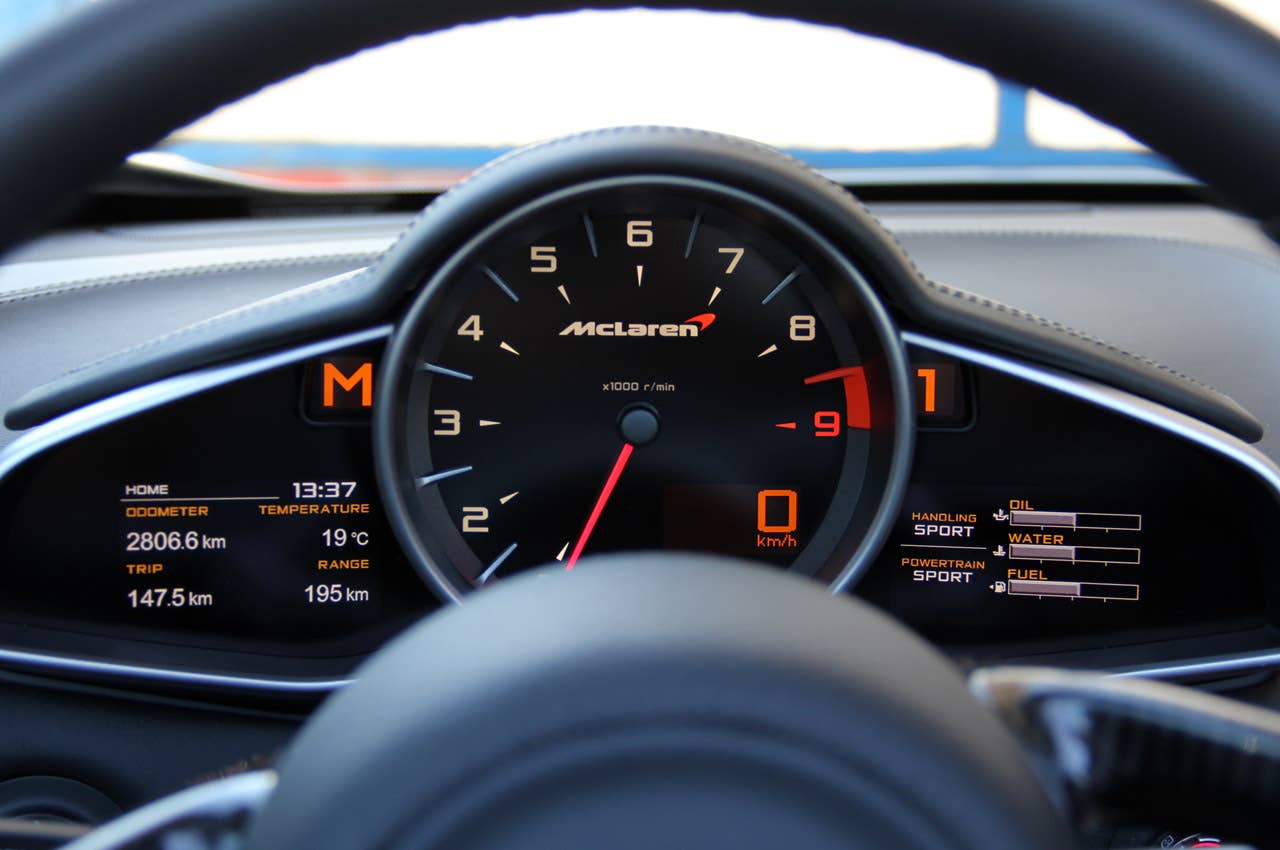 2013 McLaren MP4-12C Spider gauges