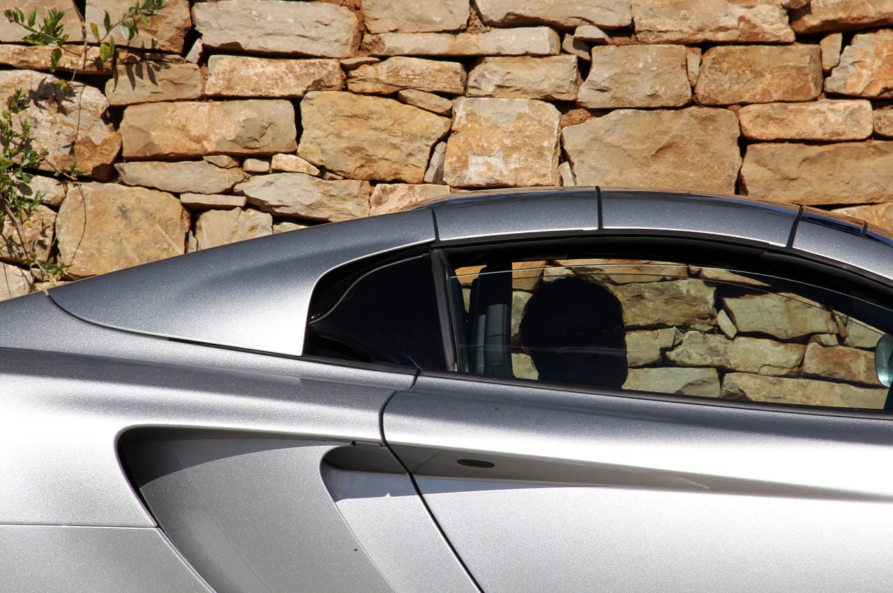 2013 McLaren MP4-12C Spider roof