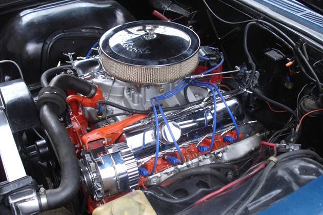 Engine of the Oldsmobile Jetstar 88