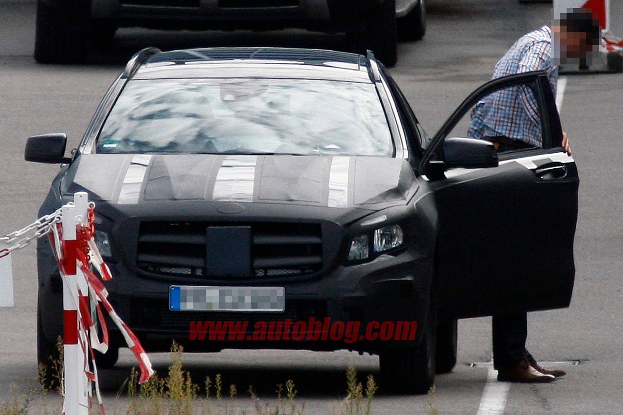 2014 Mercedes-Benz GLA-Class spy photos front view