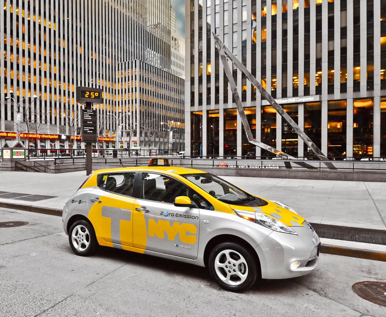 New York (Apr. 22, 2013) - To celebrate Earth Day, Nissan and New York City Mayor Michael Bloomberg today launched a new electric vehicle taxi pilot with the world's best-selling electric car, Nissan LEAF. This pilot program, which puts six LEAF taxis into service beginning this spring, will help Nissan, the city, the taxi industry and the public understand how zero emission vehicles can be integrated into future taxi fleets.