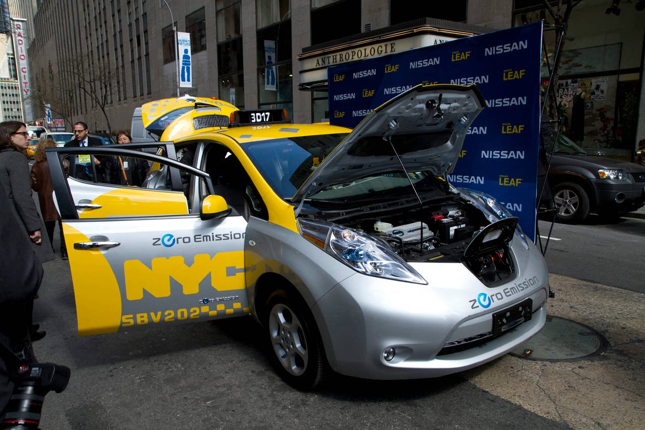 New York (Apr. 22, 2013) - To celebrate Earth Day, Nissan and New York City Mayor Michael Bloomberg today launched a new electric vehicle taxi pilot with the world's best-selling electric car, Nissan LEAF. This pilot program, which puts six LEAF taxis into service beginning this spring, will help Nissan, the city, the taxi industry and the public understand how zero emission vehicles can be integrated into future taxi fleets.