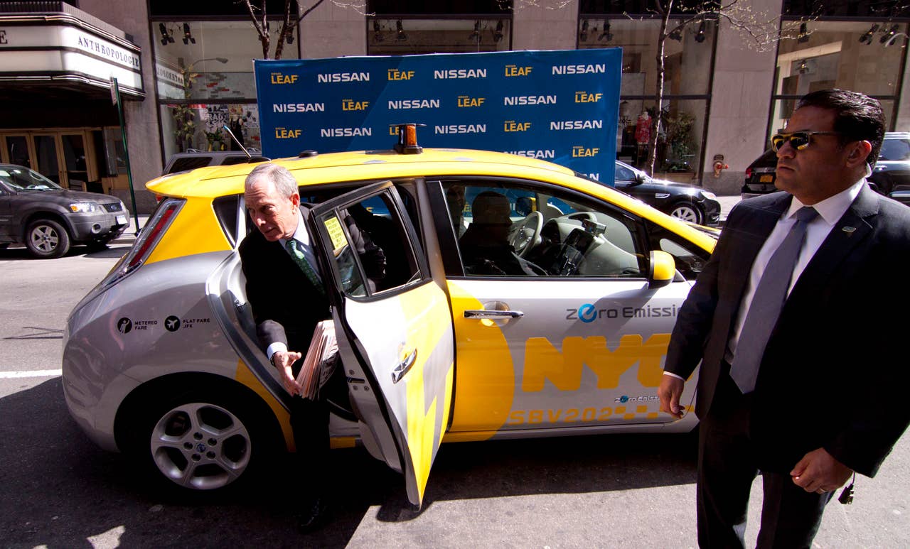 New York (Apr. 22, 2013) - To celebrate Earth Day, Nissan and New York City Mayor Michael Bloomberg today launched a new electric vehicle taxi pilot with the world's best-selling electric car, Nissan LEAF. This pilot program, which puts six LEAF taxis into service beginning this spring, will help Nissan, the city, the taxi industry and the public understand how zero emission vehicles can be integrated into future taxi fleets.