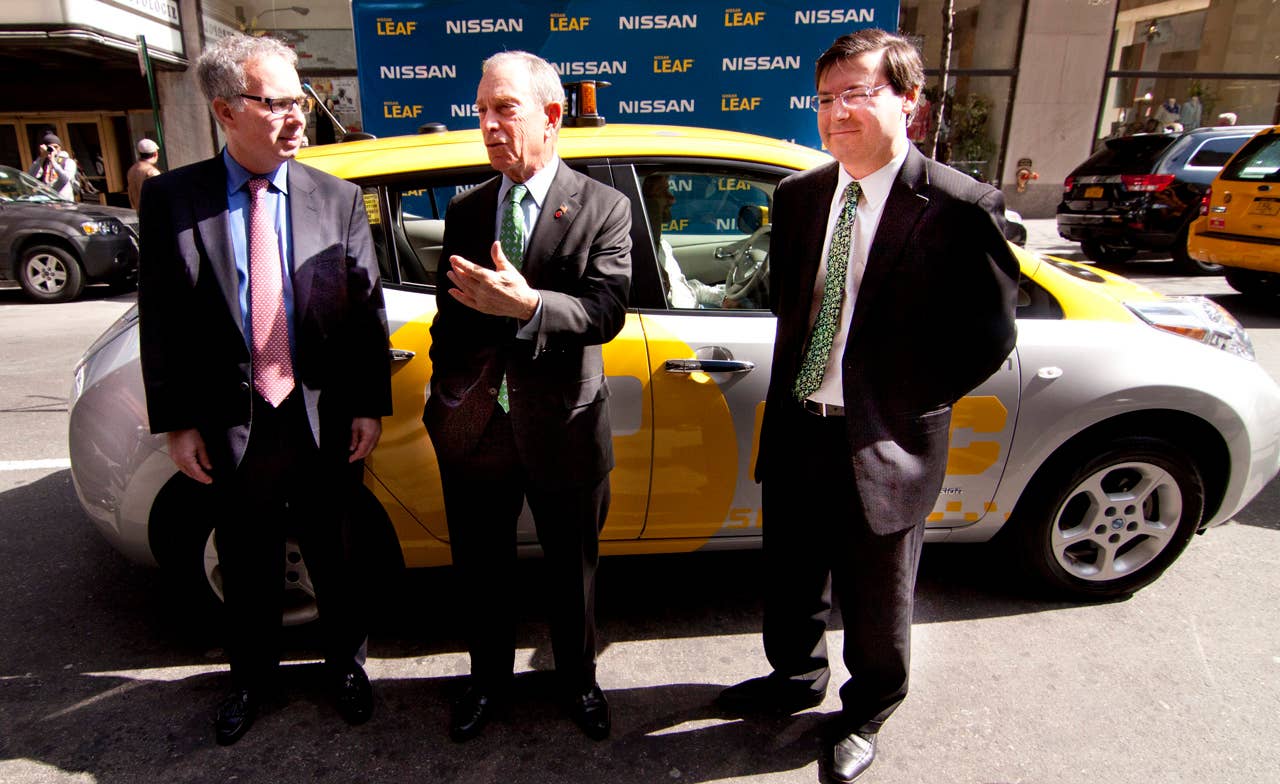 New York (Apr. 22, 2013) - To celebrate Earth Day, Nissan and New York City Mayor Michael Bloomberg today launched a new electric vehicle taxi pilot with the world's best-selling electric car, Nissan LEAF. This pilot program, which puts six LEAF taxis into service beginning this spring, will help Nissan, the city, the taxi industry and the public understand how zero emission vehicles can be integrated into future taxi fleets.