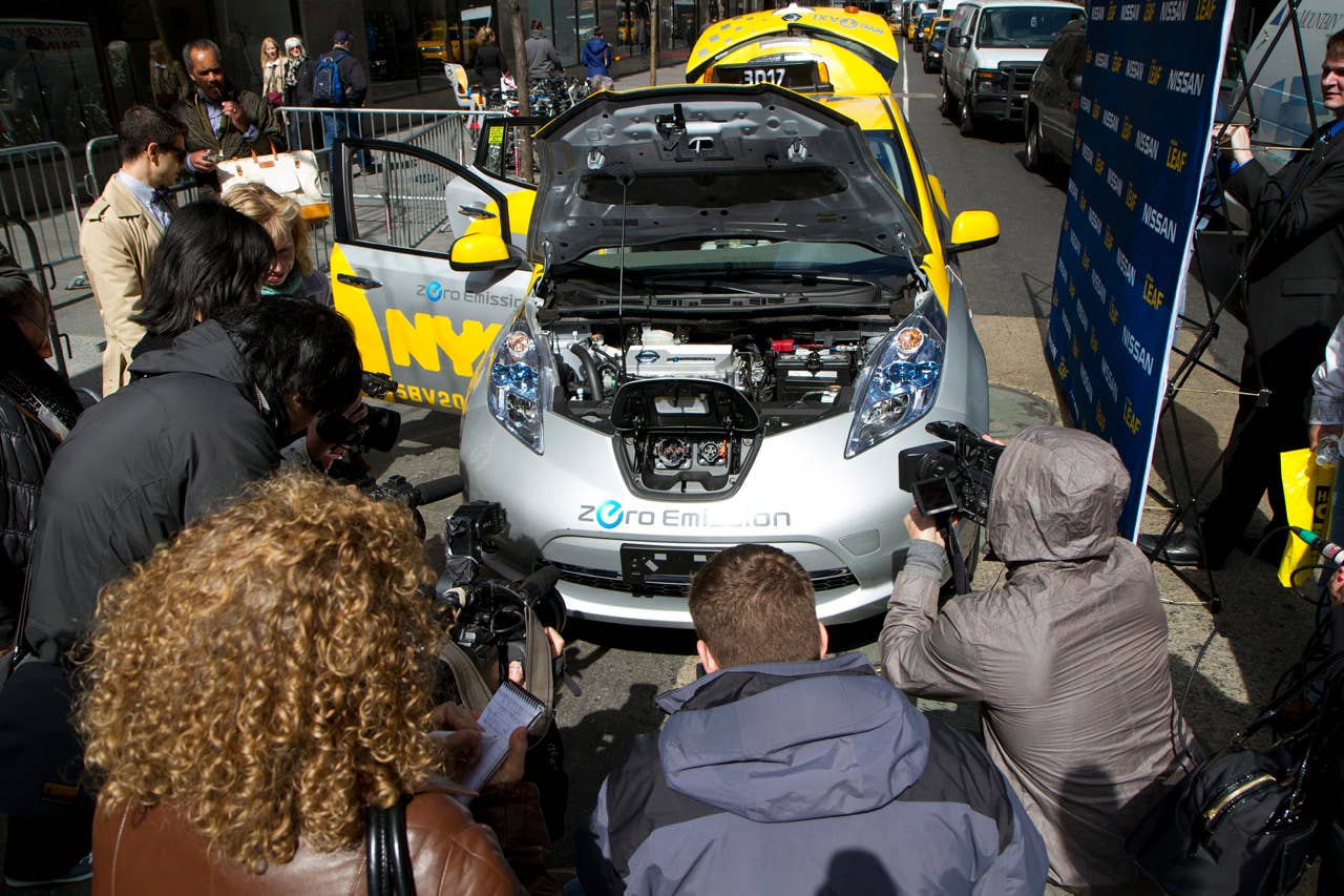 New York (Apr. 22, 2013) - To celebrate Earth Day, Nissan and New York City Mayor Michael Bloomberg today launched a new electric vehicle taxi pilot with the world's best-selling electric car, Nissan LEAF. This pilot program, which puts six LEAF taxis into service beginning this spring, will help Nissan, the city, the taxi industry and the public understand how zero emission vehicles can be integrated into future taxi fleets.