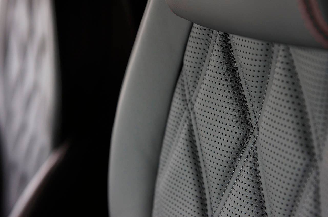 2013 Bentley Continental GT V8 seat detail