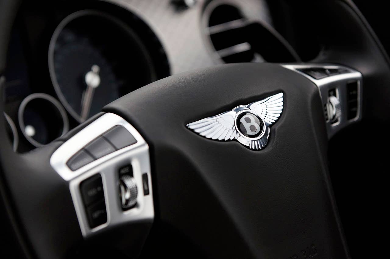 2013 Bentley Continental GT V8 steering wheel