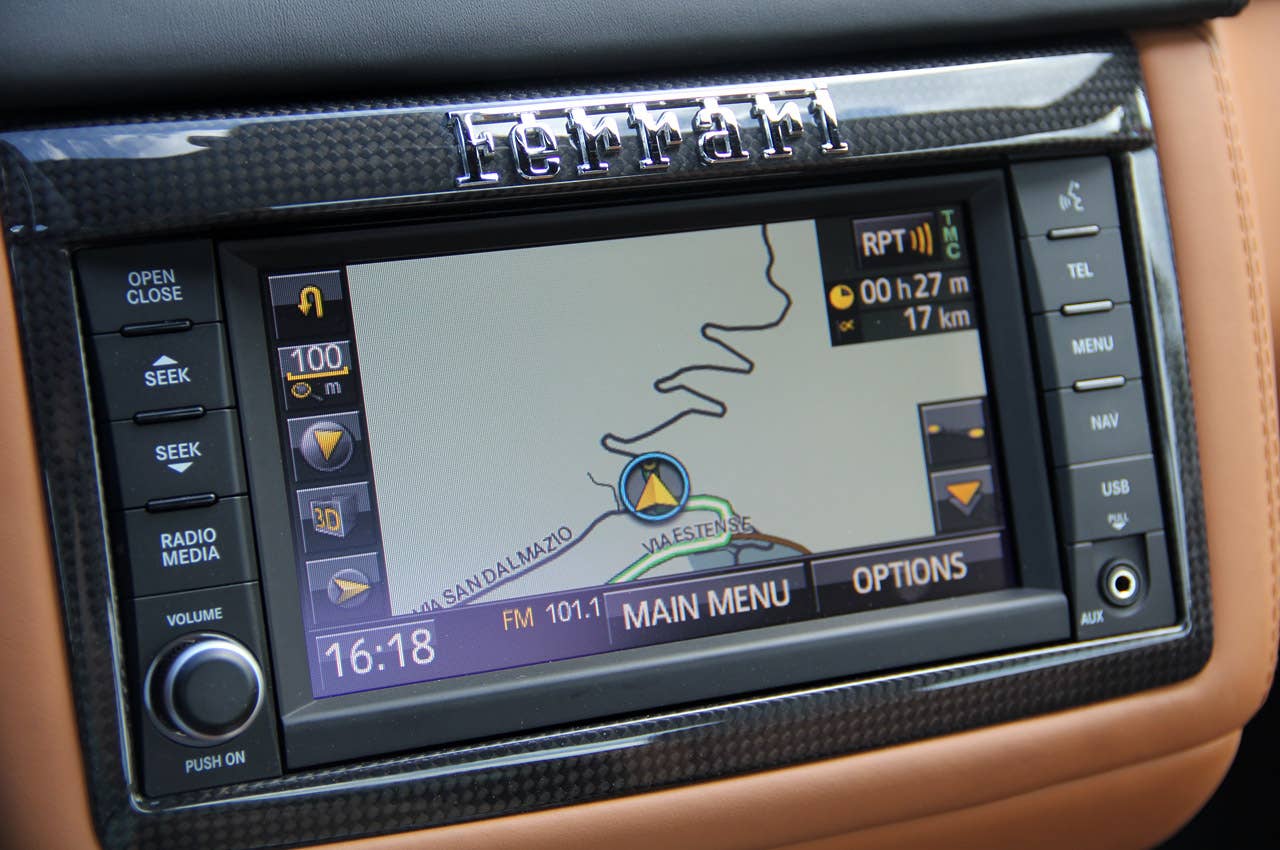 2013 Ferrari California navigation system