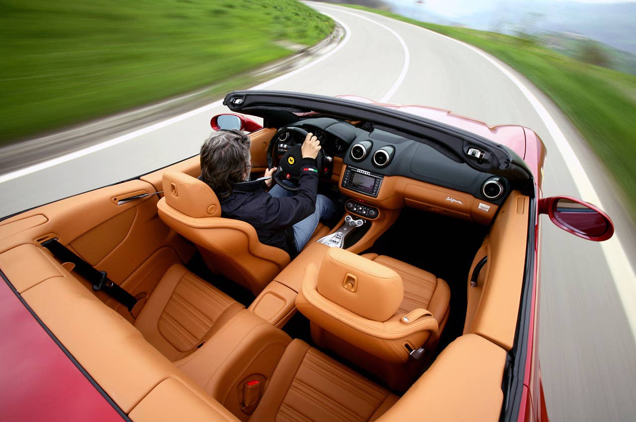 2013 Ferrari California interior
