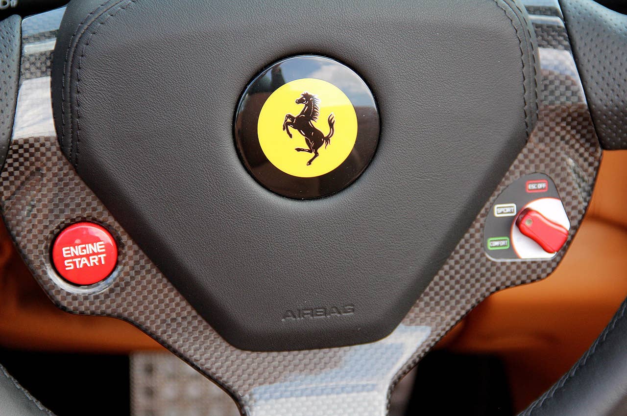 2013 Ferrari California steering wheel