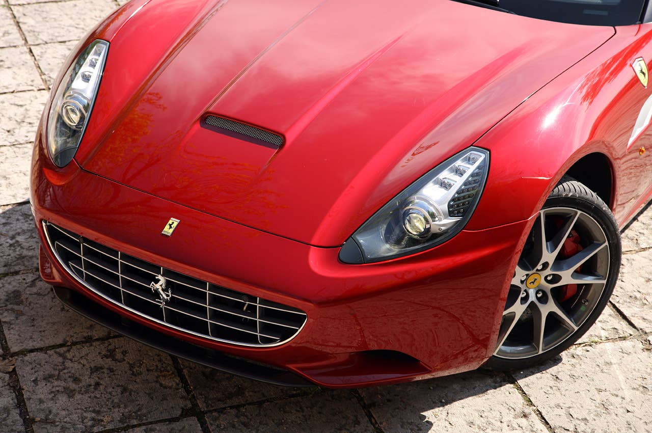 2013 Ferrari California front detail